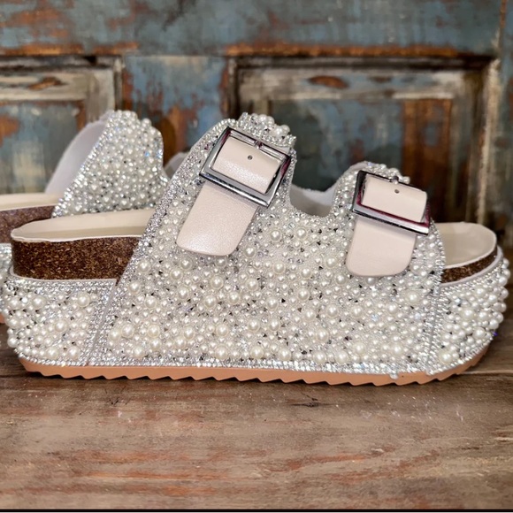 Steve Madden Blowout Pearl Embellished Sandals – Bone – Size 9.5